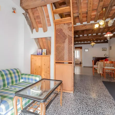 La Finestra Sull'anfiteatro Apartment *
